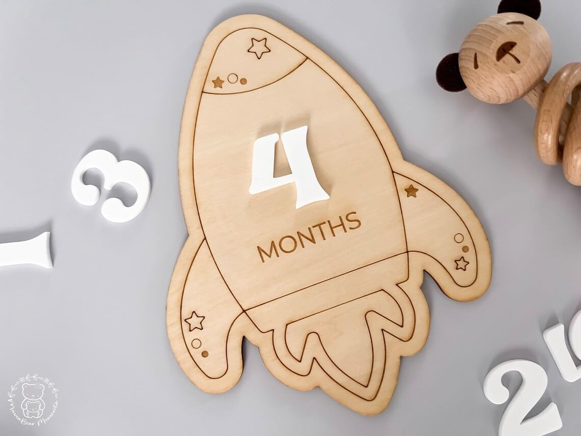 Set of 2 Wooden Moon Star Baby Milestone Discs | Boho Daisy Flower Monthly Milestone Marker | Baby Photo Prop (5.8x5.8 Inch)