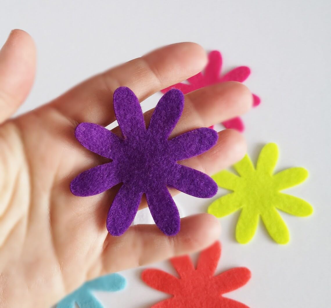 Pack of 14 Felt Daisy Flowers – Floral Craft Die Cut Embellishments