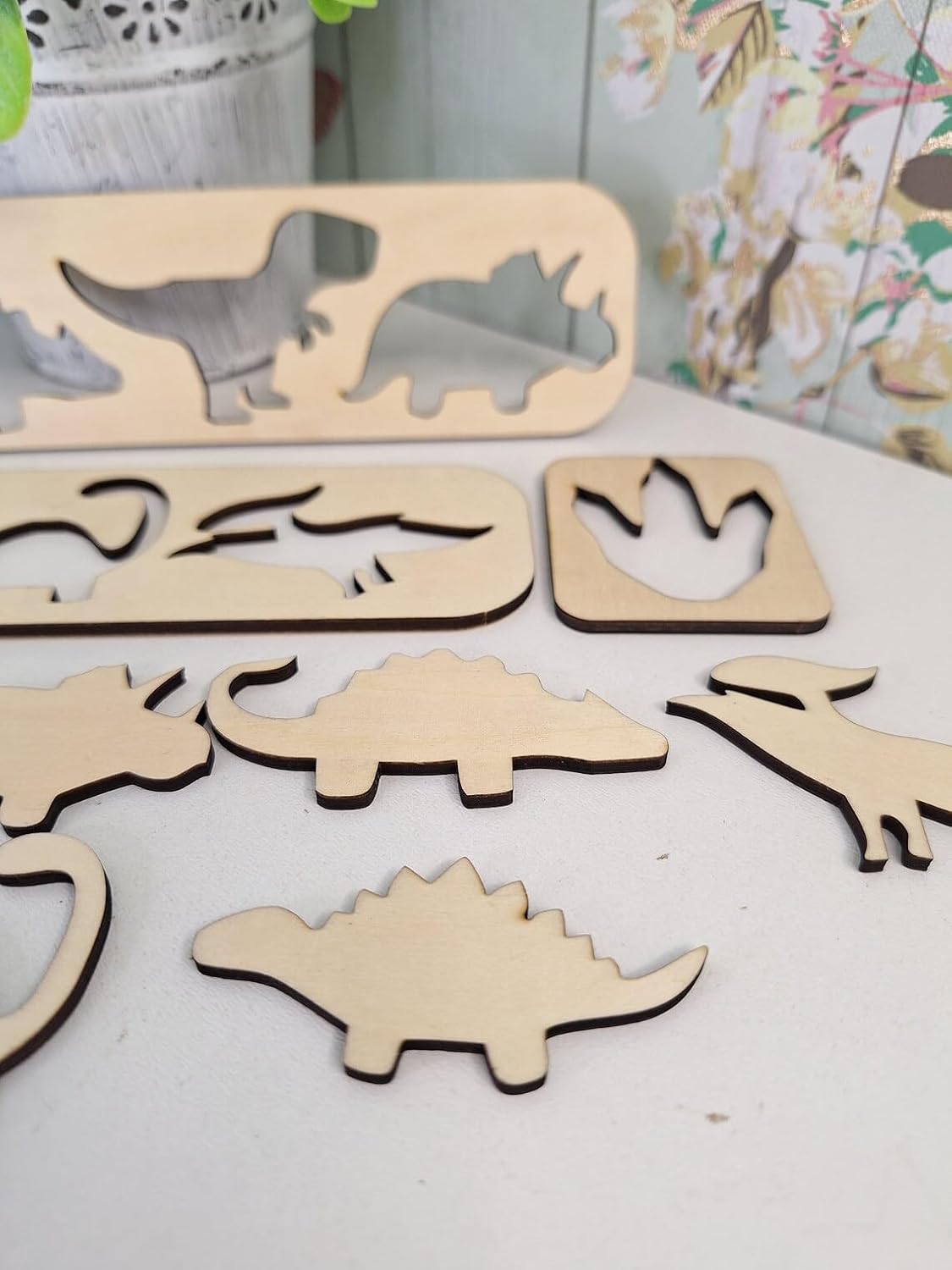 10 Pcs Dinosaur Wood Blanks for Crafts – Small Cutouts DIY Craft Decorations for Jewellery, Scrapbooking, Kids Art Projects & Wooden Dinosaur Shapes