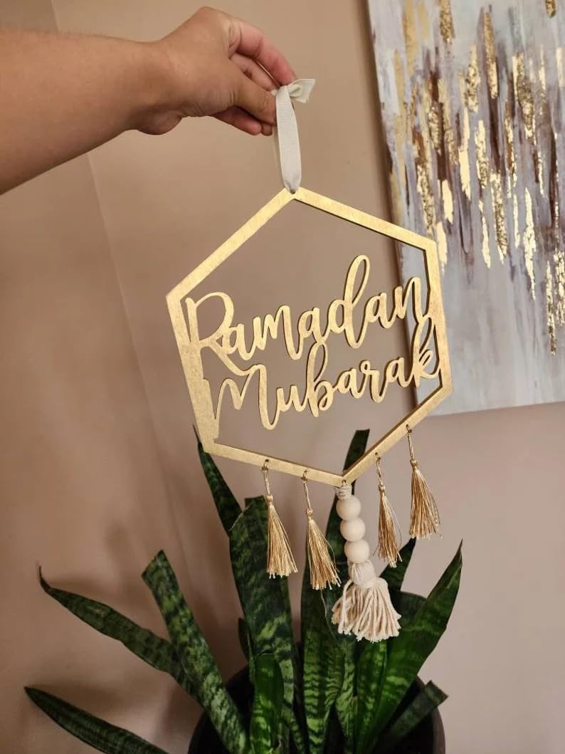 Haoser Wooden Golden Ramadan Mubarak Decoration