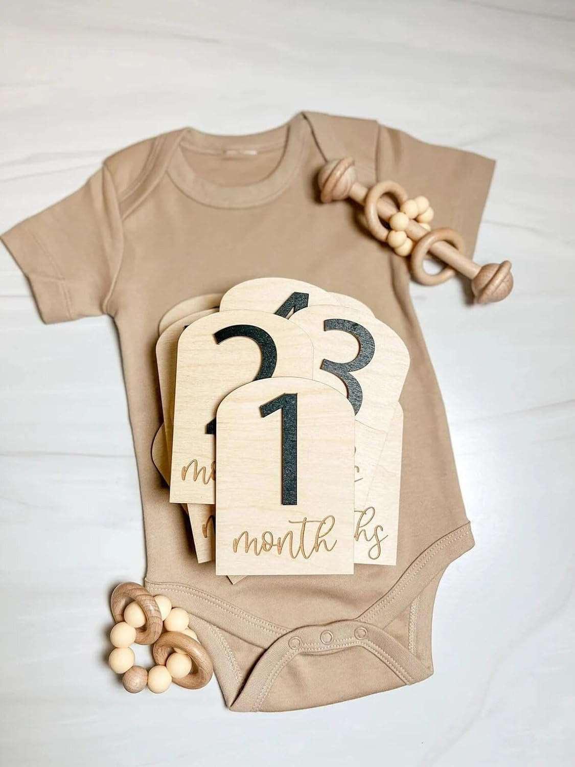 Hasoer Wooden Monthly Milestone Discs for Baby Photoshot| Monthly Milestone Marker | Baby Gift | Milestone Cards | Monthly Signs for Baby|Baby Shower Gift - Haoser