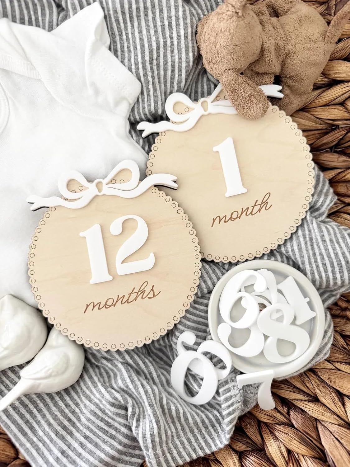 Set of 2 Wooden Moon Star Baby Milestone Discs | Boho Daisy Flower Monthly Milestone Marker | Baby Photo Prop (5.8x5.8 Inch)