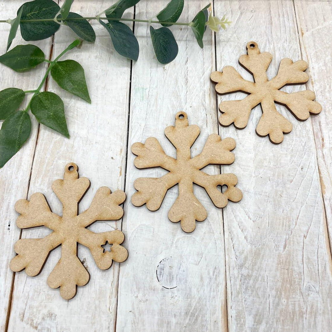 Haoser 18 pc Christmas Wooden Hanging Ornaments Unfinished Wood Slices Christmas Crafts for Kids DIY Christmas Decorations Party Supplies Favors - Haoser