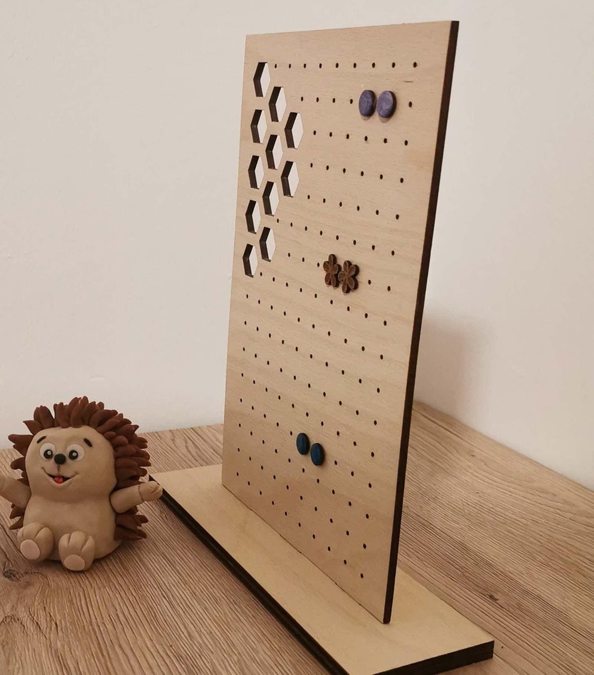 Haoser Wooden Earring Display Stand, Honeycomb Earring Organizer Earring Display Wood Hanging Jewelry Organizer for Stud Earrings (Earring Holder-6) - Haoser