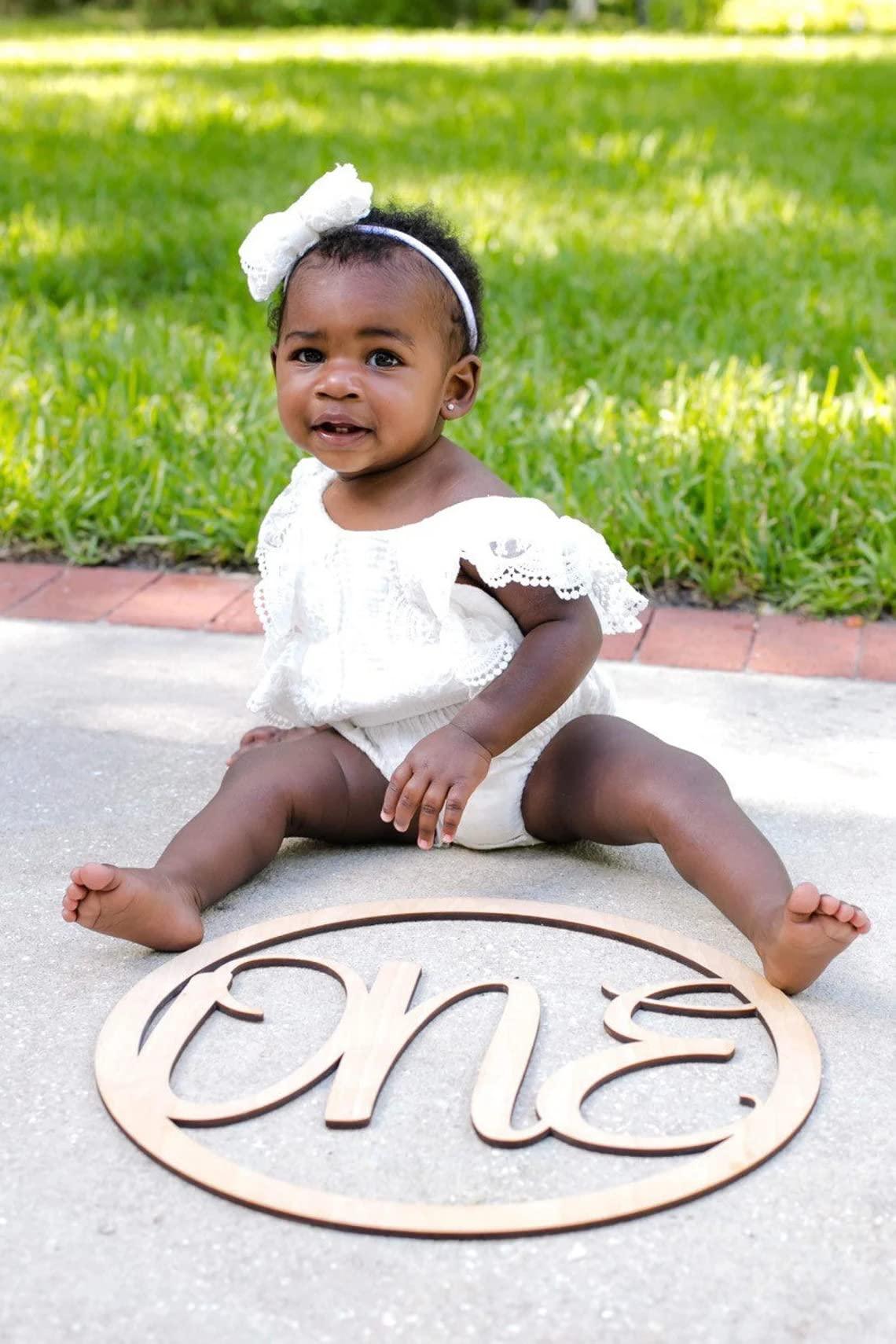 Haoser Set of 1 First Birthday Photoshoot Props,Baby Photoshoot Props,1st Birthday One Sign One Banner Photo Prop for Baby Shower Party Decorations (12 INCH) - Haoser