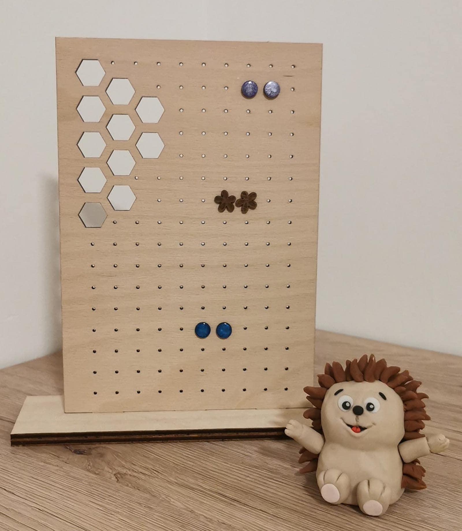 Haoser Wooden Earring Display Stand, Honeycomb Earring Organizer Earring Display Wood Hanging Jewelry Organizer for Stud Earrings (Earring Holder-6) - Haoser