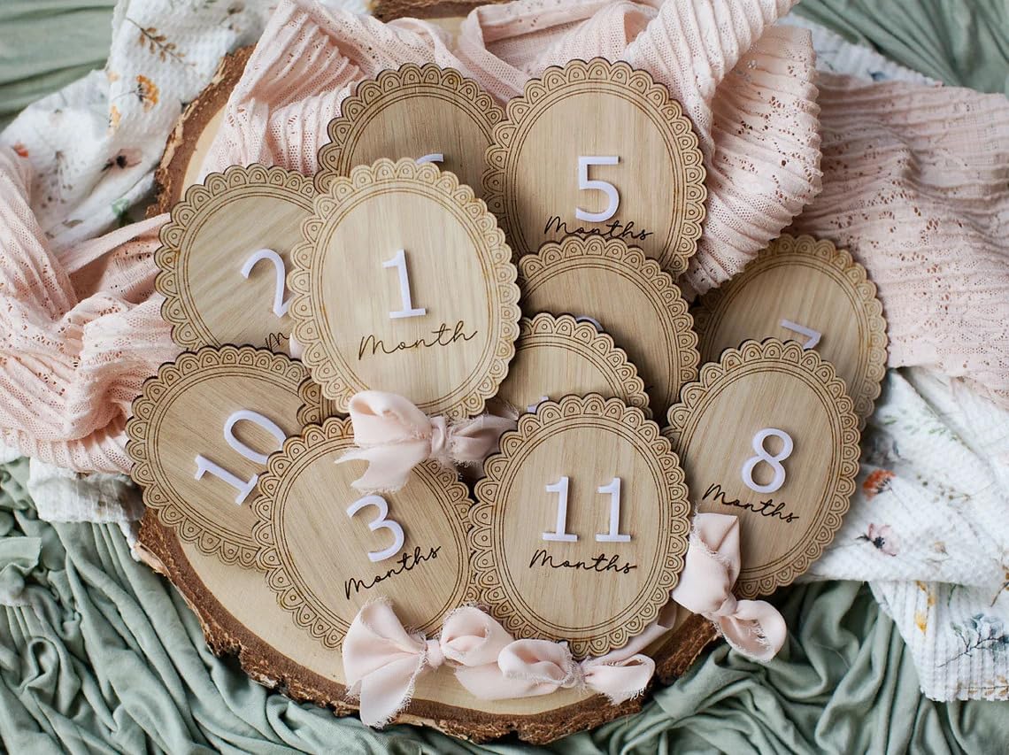 Set of 2 Wooden Moon Star Baby Milestone Discs | Boho Daisy Flower Monthly Milestone Marker | Baby Photo Prop (5.8x5.8 Inch)