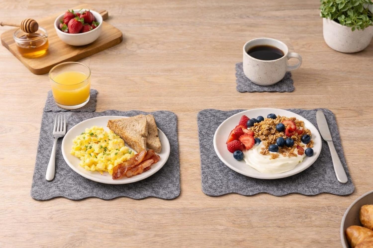 Set of 6 Scalloped Edge Felt Placemats and Coasters | Elegant Table Mats Dining Set