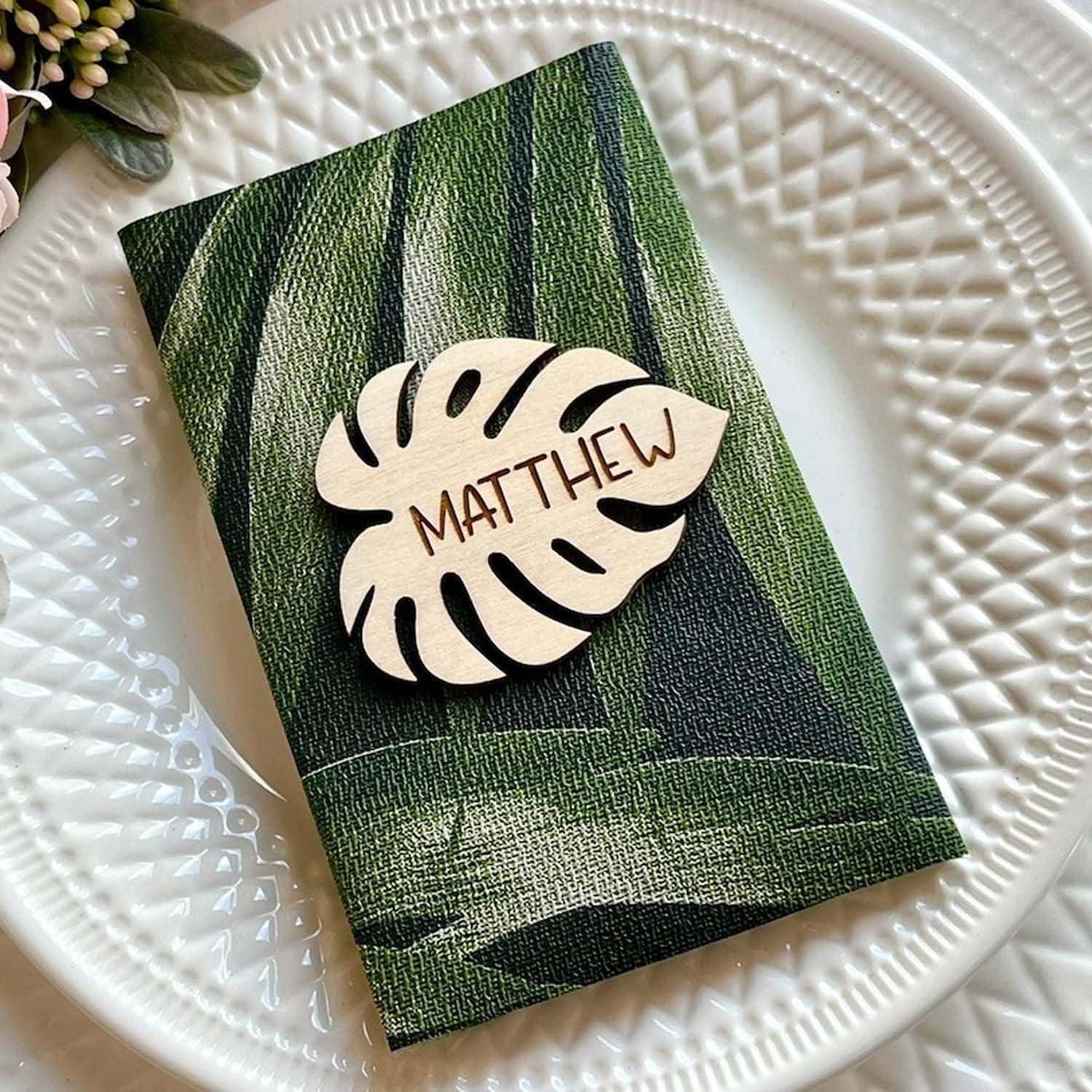 Curious Button Unfinished Wooden Custom Name Leaf Shape Place Card For Gift, MDF 3mm, Birthday Gifts, Tropical Wedding Table Seating Decoration, Customize Name Font (7 cm) - Haoser