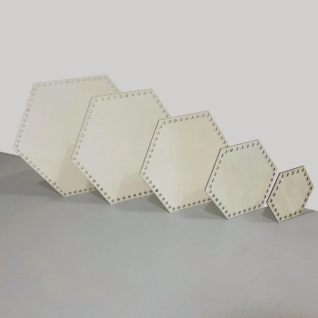 Haoser Hexagonal Wooden Basket Bottom Wooden Base Shape Blank Crochet Base for DIY Basket Craft Weaving Making Supplies, Unfinished Wooden Base Laser Cut with Hole (5 Pieces, 5 Sizes) - Haoser